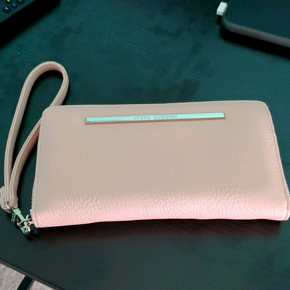 Steve madden wristlet/ wallet